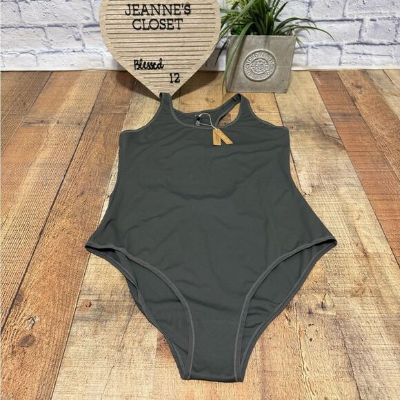 Skims Utility Sport Scoop Neck Bodysuit in Gunmetal nwt size 4X - Picture 11 of 11